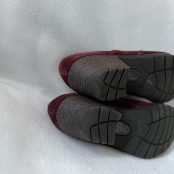 Earth Origins Size 7 Raisin/Plum/Burgundy Suede Shoes. - Picture 12 of 14